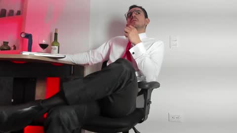 Snapshot of pablo_rincon95 chatting on 02/14/25, 05:14 pablo rincon95 online show from 02/14/25, 05:14