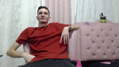 Snapshot of pacco_rabanne1102 chatting on 10/30/25, 06:30 paco online show from 10/30/25, 06:30