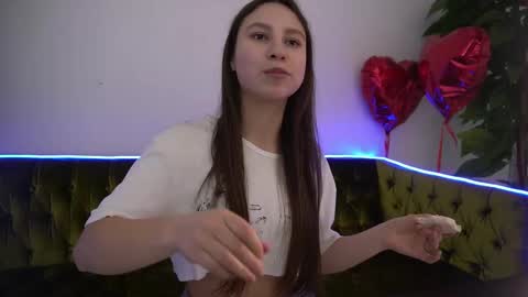 Snapshot of paigeprado chatting on 03/08/25, 04:17 Paige online show from 03/08/25, 04:17