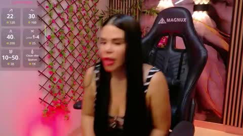 Snapshot of pam_roberts chatting on 11/01/25, 01:57 Pam online show from 11/01/25, 01:57