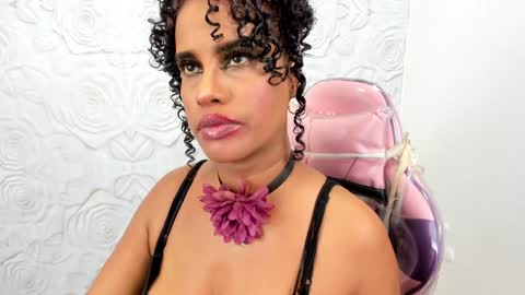 Snapshot of pamela_guzmaan_ chatting on 01/15/25, 07:55 PAMELA online show from 01/15/25, 07:55