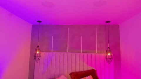 Snapshot of pamela_vega chatting on 09/19/25, 11:55 Manuela online show from 09/19/25, 11:55