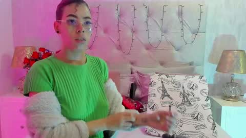 TELL ME PAMELLA AND GIVE ME A GOOD GRADE ITS IMPORTANT online show from 09/22/25, 12:18
