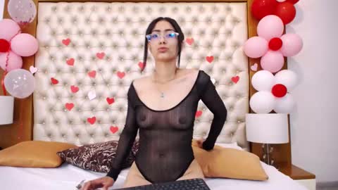 Snapshot of pamelaponce chatting on 02/13/25, 12:11 Pamela Ponce online show from 02/13/25, 12:11