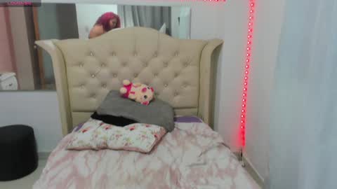 Snapshot of pamelavillaloboss chatting on 12/12/24, 11:47 Pamela Villalobos online show from 12/12/24, 11:47