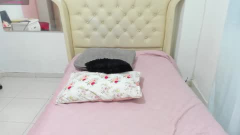 Snapshot of pamelavillaloboss chatting on 01/12/25, 08:14 Pamela Villalobos online show from 01/12/25, 08:14