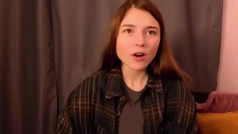 Snapshot of pamilarakestraw chatting on 10/09/25, 07:45 daniella online show from 10/09/25, 07:45