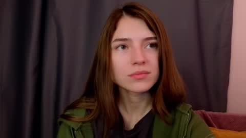 Snapshot of pamilarakestraw chatting on 10/10/25, 08:08 daniella online show from 10/10/25, 08:08