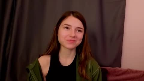 Snapshot of pamilarakestraw chatting on 10/24/25, 07:43 daniella online show from 10/24/25, 07:43