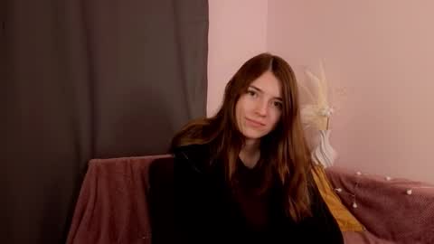 Snapshot of pamilarakestraw chatting on 11/02/25, 07:38 daniella online show from 11/02/25, 07:38