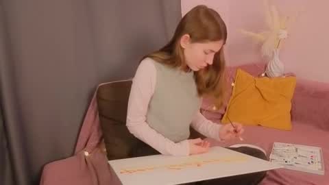 Snapshot of pamilarakestraw chatting on 11/06/25, 07:48 daniella online show from 11/06/25, 07:48