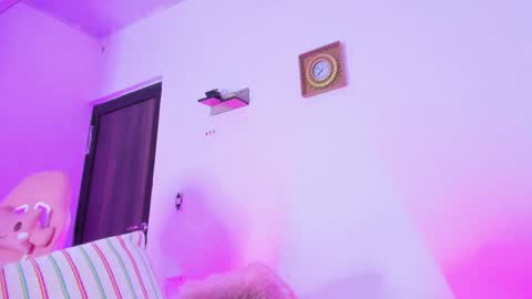 Snapshot of pammela_smith chatting on 01/08/25, 12:49 Pammela Smith online show from 01/08/25, 12:49