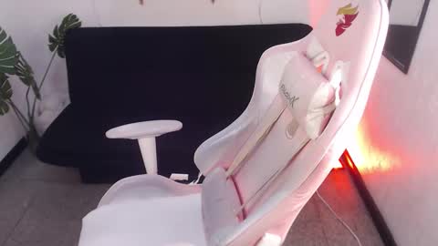 Snapshot of panter_sex chatting on 10/18/25, 02:47 panter_sex online show from 10/18/25, 02:47