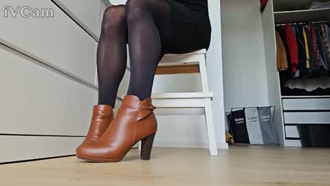 Snapshot of pantyhose_ggggg chatting on 10/04/25, 11:19 pantyhose_ggggg online show from 10/04/25, 11:19