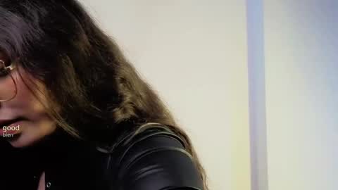 Paola Lyon online show from 10/07/25, 06:16