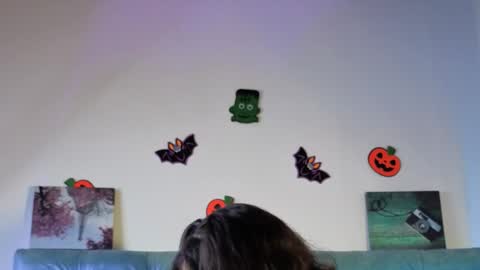 Paola Lyon online show from 11/18/25, 06:45