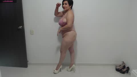Snapshot of paola_williams chatting on 12/13/24, 09:09 Paola Williams online show from 12/13/24, 09:09