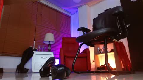 PAOLA  online show from 11/13/25, 10:36