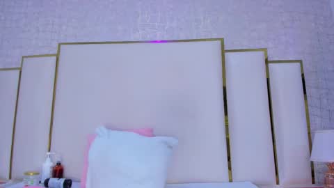 Paola  online show from 10/14/25, 11:33