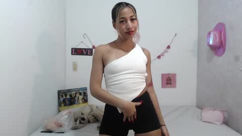 Paola online show from 01/31/25, 03:00