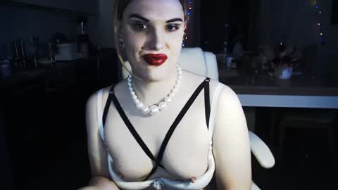 Snapshot of paoladoll chatting on 12/06/24, 02:38 Sarina Williams online show from 12/06/24, 02:38
