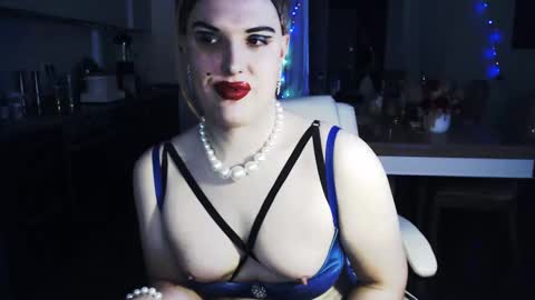 Snapshot of paoladoll chatting on 12/17/24, 03:28 Sarina Williams online show from 12/17/24, 03:28