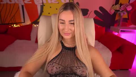 Lia online show from 11/14/25, 03:22