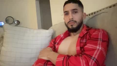 papicubano_guapo23cm online show from 02/22/25, 01:35