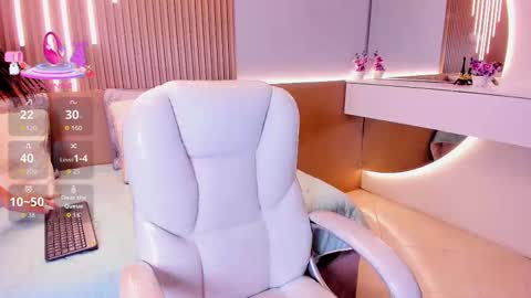 Amy and my doll online show from 10/24/25, 03:58