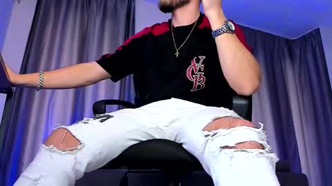 Paris online show from 10/26/25, 09:48