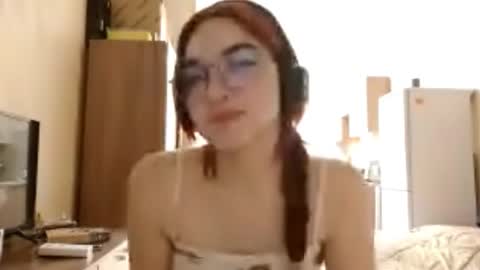 Snapshot of parisstoot chatting on 11/04/25, 09:25 Michelle online show from 11/04/25, 09:25