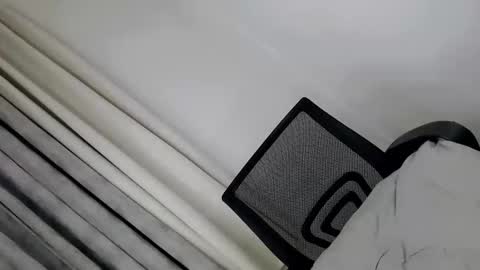 Snapshot of passion_de_amor18 chatting on 10/09/25, 02:37 Tasty Alice online show from 10/09/25, 02:37