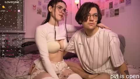 Zoe online show from 11/21/25, 08:40