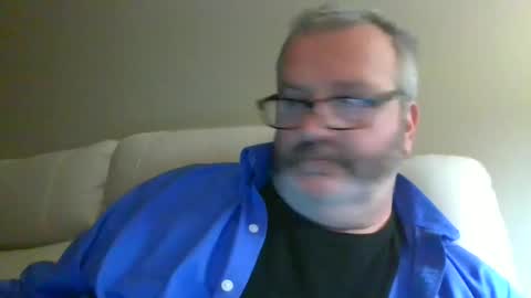 Snapshot of passporttraveler1 chatting on 10/17/25, 12:47 passporttraveler1 online show from 10/17/25, 12:47