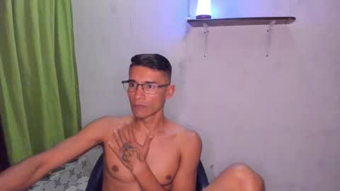 EDUAR Independent model online show from 11/26/25, 03:29