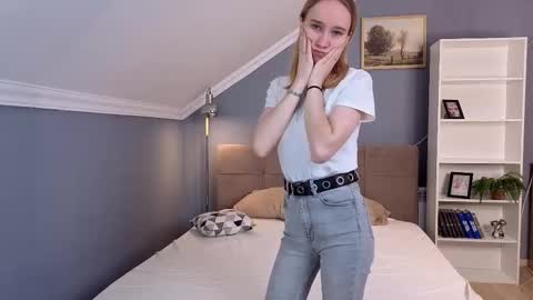 Snapshot of patsy_lewis chatting on 09/10/25, 08:14 Alice online show from 09/10/25, 08:14