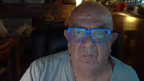 Snapshot of patvac chatting on 12/28/24, 02:42 patvac online show from 12/28/24, 02:42