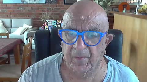 Snapshot of patvac chatting on 12/29/24, 12:41 patvac online show from 12/29/24, 12:41