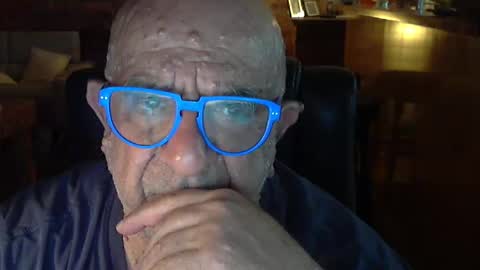 Snapshot of patvac chatting on 01/04/25, 12:59 patvac online show from 01/04/25, 12:59