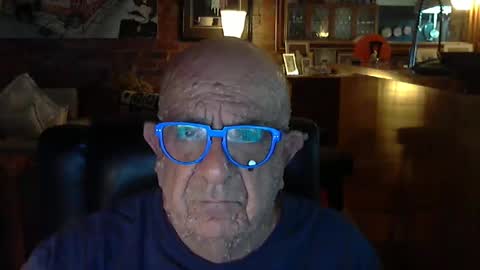 Snapshot of patvac chatting on 01/15/25, 01:31 patvac online show from 01/15/25, 01:31