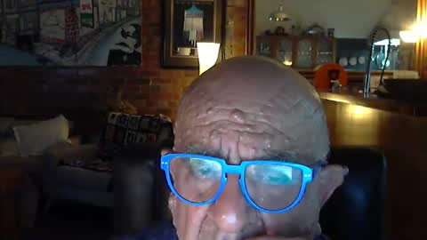 Snapshot of patvac chatting on 01/21/25, 12:50 patvac online show from 01/21/25, 12:50