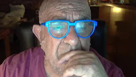 Snapshot of patvac chatting on 01/25/25, 02:25 patvac online show from 01/25/25, 02:25