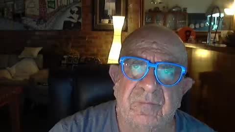 Snapshot of patvac chatting on 01/31/25, 01:02 patvac online show from 01/31/25, 01:02
