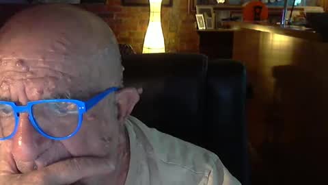 Snapshot of patvac chatting on 02/05/25, 12:17 patvac online show from 02/05/25, 12:17