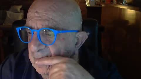 Snapshot of patvac chatting on 02/15/25, 02:11 patvac online show from 02/15/25, 02:11