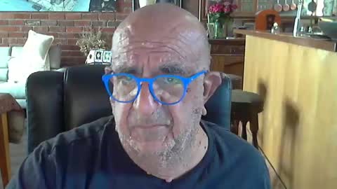 Snapshot of patvac chatting on 03/02/25, 11:31 patvac online show from 03/02/25, 11:31