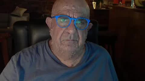 Snapshot of patvac chatting on 03/06/25, 01:24 patvac online show from 03/06/25, 01:24