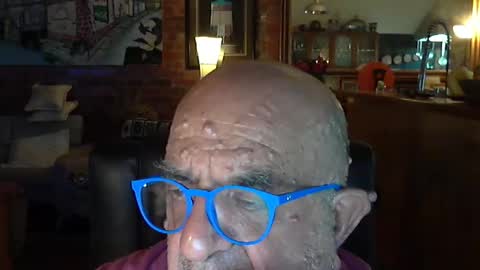 Snapshot of patvac chatting on 03/08/25, 01:14 patvac online show from 03/08/25, 01:14