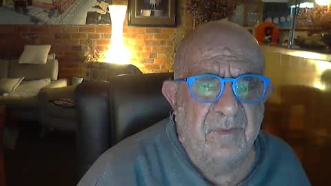 Snapshot of patvac chatting on 09/16/25, 02:51 patvac online show from 09/16/25, 02:51