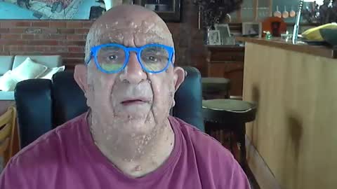 Snapshot of patvac chatting on 10/11/25, 12:21 patvac online show from 10/11/25, 12:21